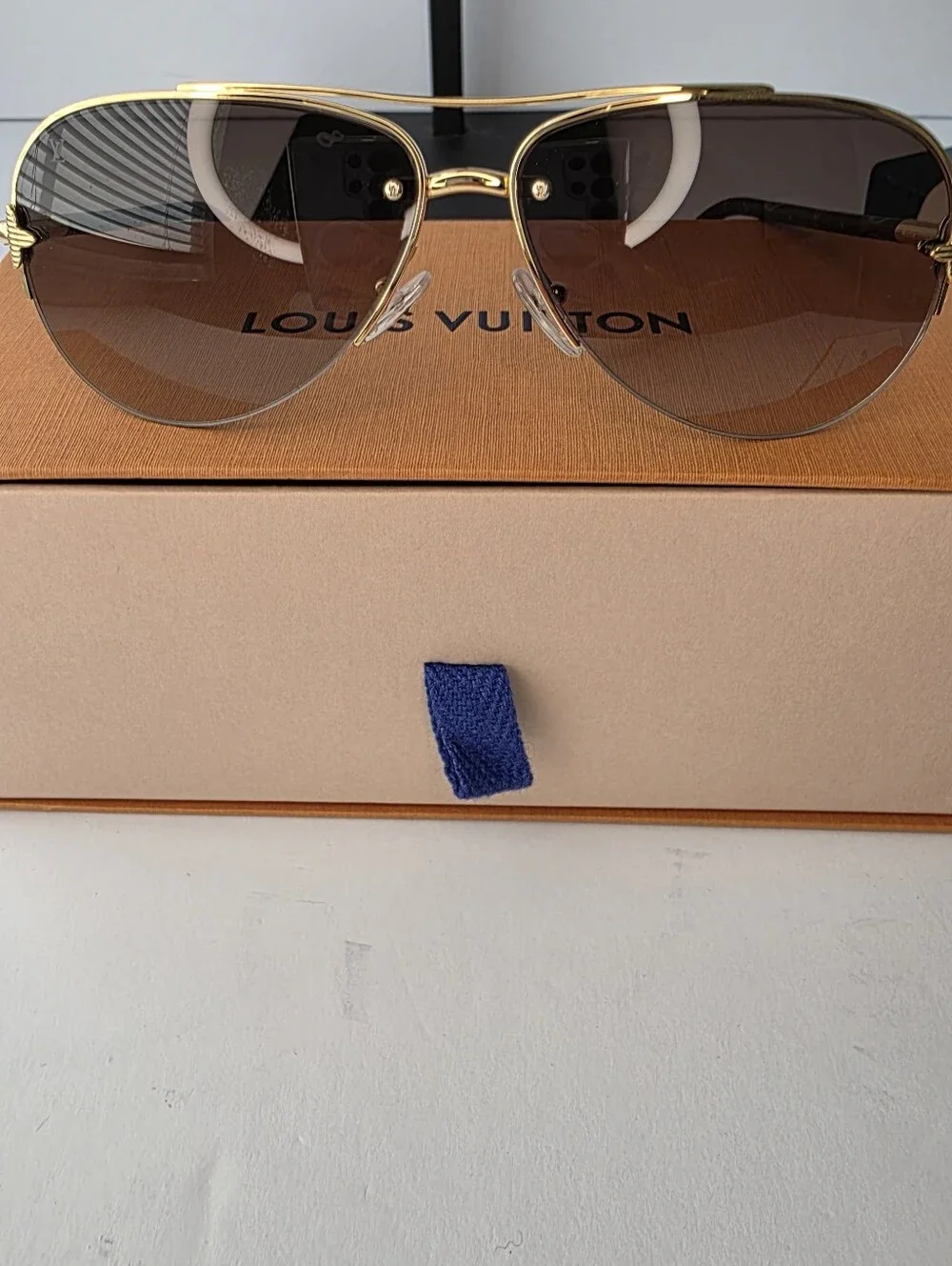 Louis Vuitton Monogram Petite Viola Pilote Aviator Sunglasses
